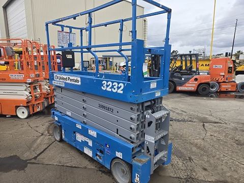 2019 GENIE GS-3232 Scissor Lift 30-33' Electric 32" Wide