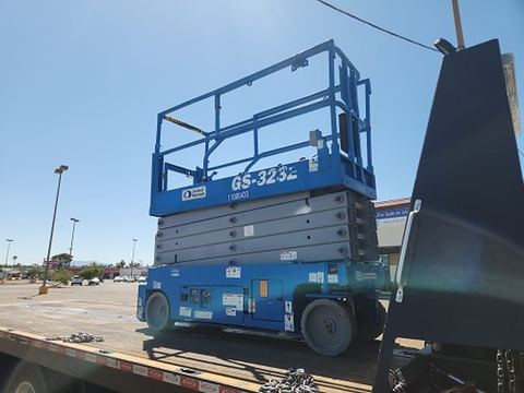 2019 GENIE GS-3232 Scissor Lift 30-33' Electric 32" Wide