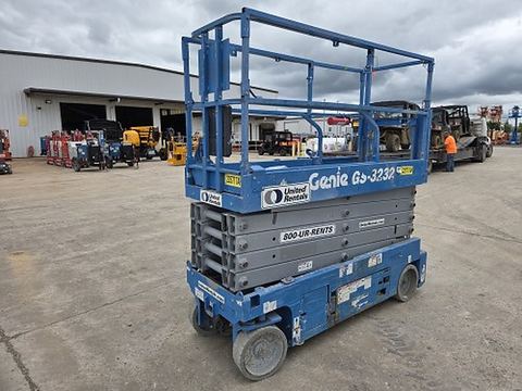 2019 GENIE GS-3232 Scissor Lift 30-33' Electric 32" Wide