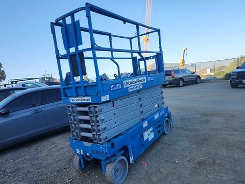 2019 GENIE GS-3232 Scissor Lift 30-33' Electric 32" Wide