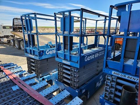 2019 GENIE GS-3232 Scissor Lift 30-33' Electric 32" Wide