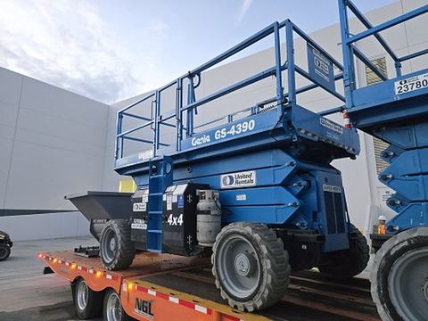 2019 GENIE GS-4390 RT Scissor Lift 36-49' Ic 4Wd