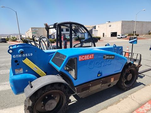 2019 GENIE GTH-5519 Forklift Variable Reach 5000# 16-20'