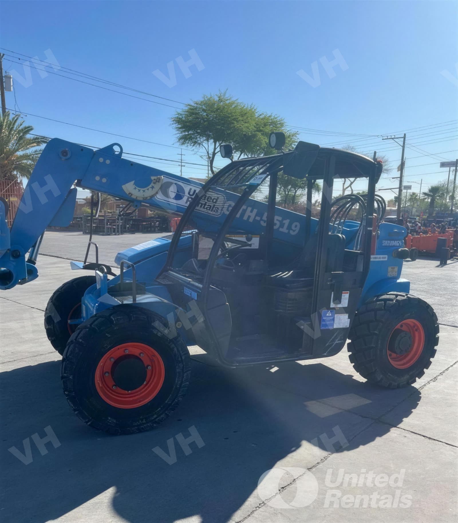 2019 Genie GTH-5519 FORKLIFT VARIABLE REACH 5000# 16-20' photo 4