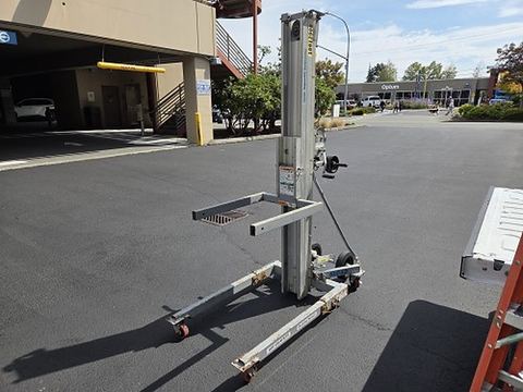 2019 GENIE SLC-12 Lift Material 6-12' 400-700# Manual