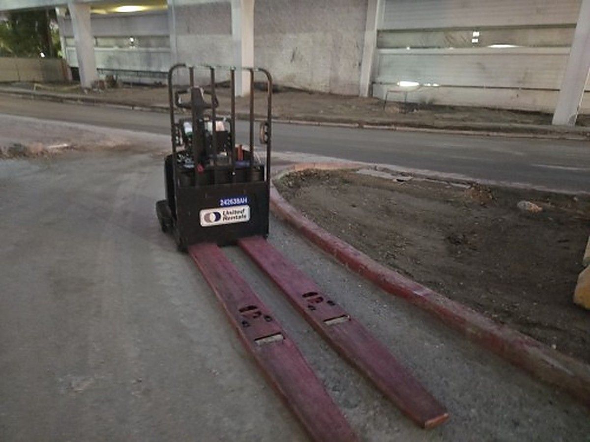 HYSTER B80ZHD photo 6