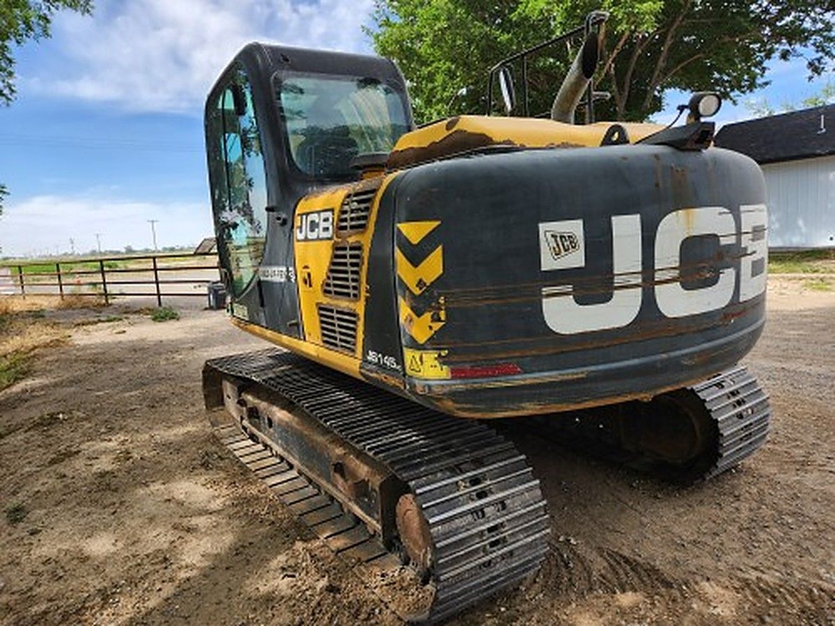 JCB JS145 LC photo 2