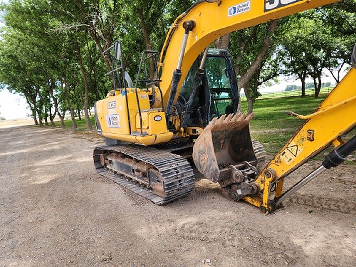 JCB JS145 LC photo 4