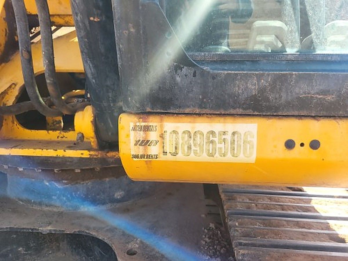 JCB JS370 LC photo 9