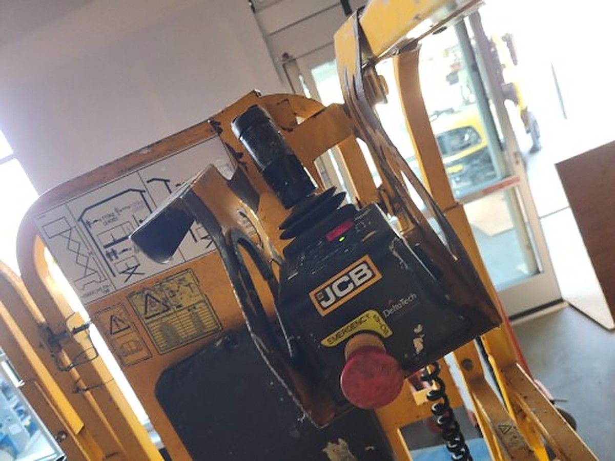 JCB S1930E photo 2