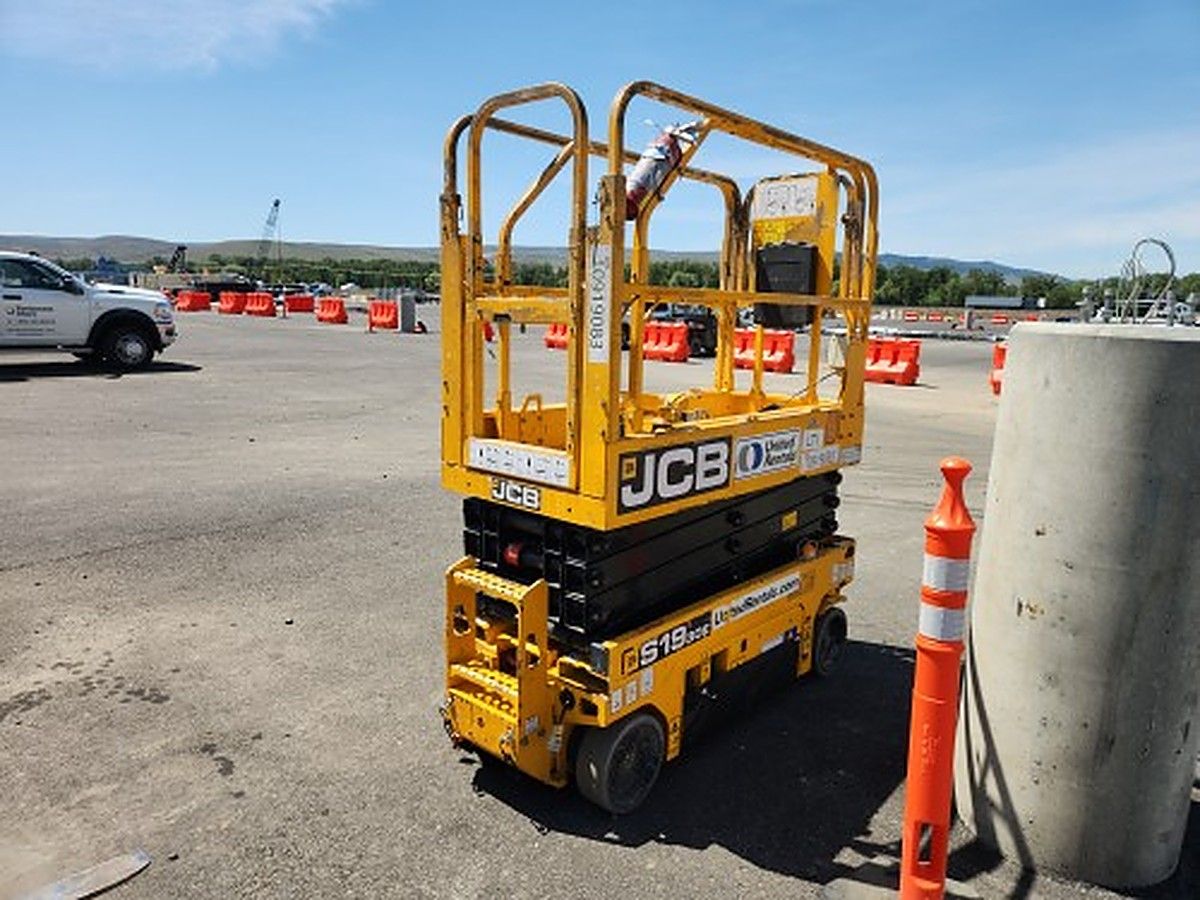JCB S1930E photo 2