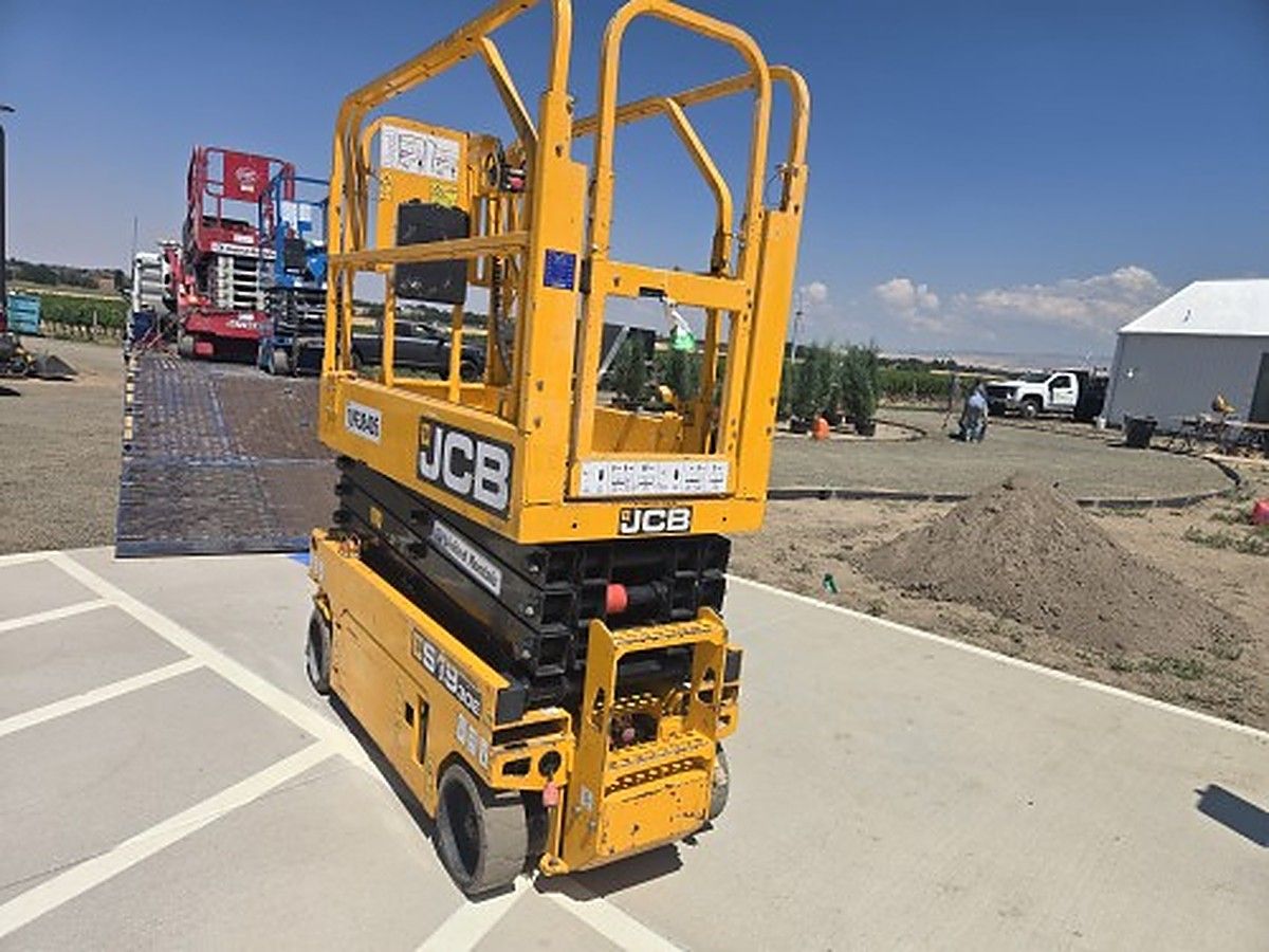 JCB S1930E photo 4