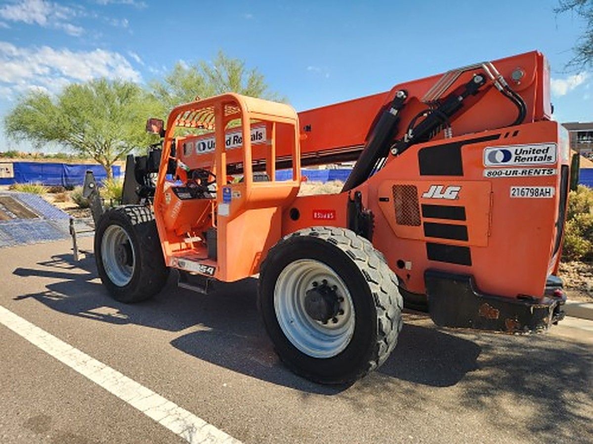 JLG 10054 photo 2