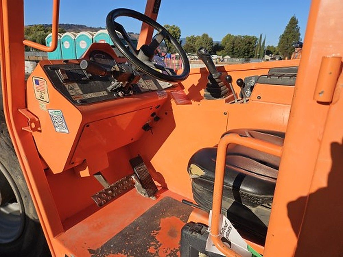 JLG 10054 photo 3