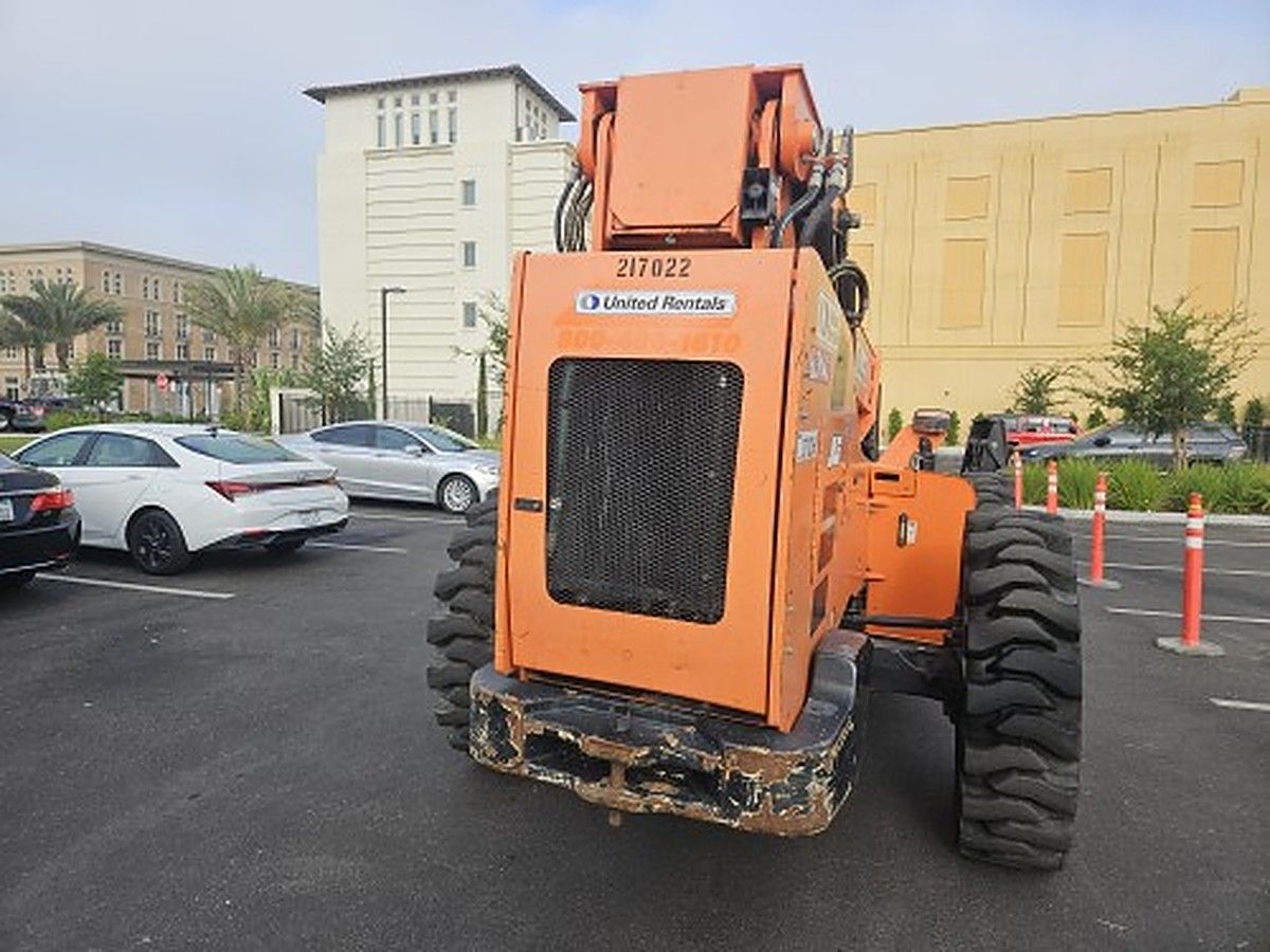 JLG 10054 photo 4