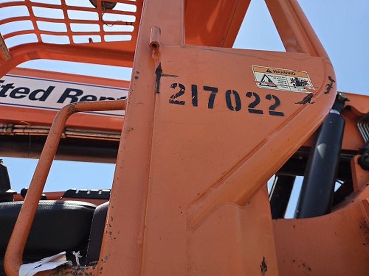 JLG 10054 photo 9
