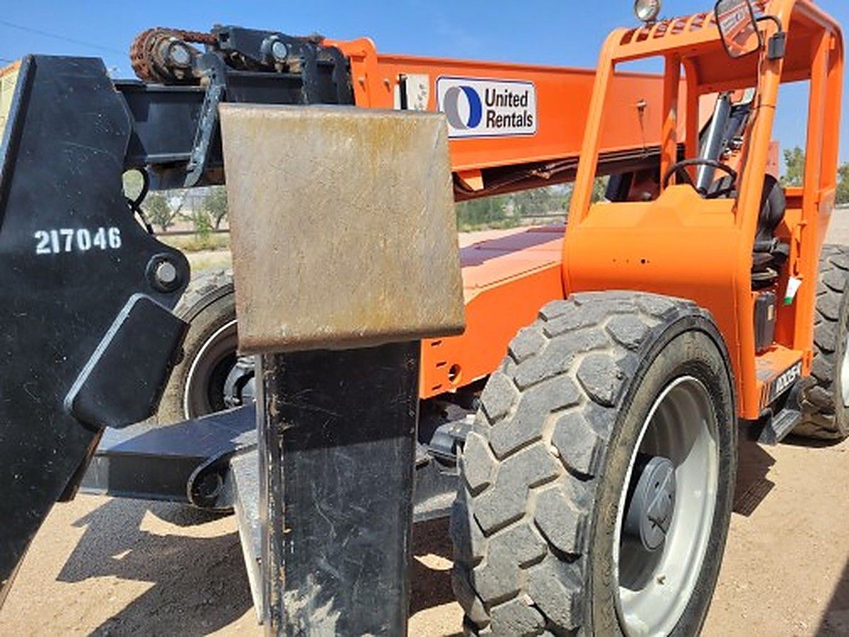 JLG 10054 photo 5