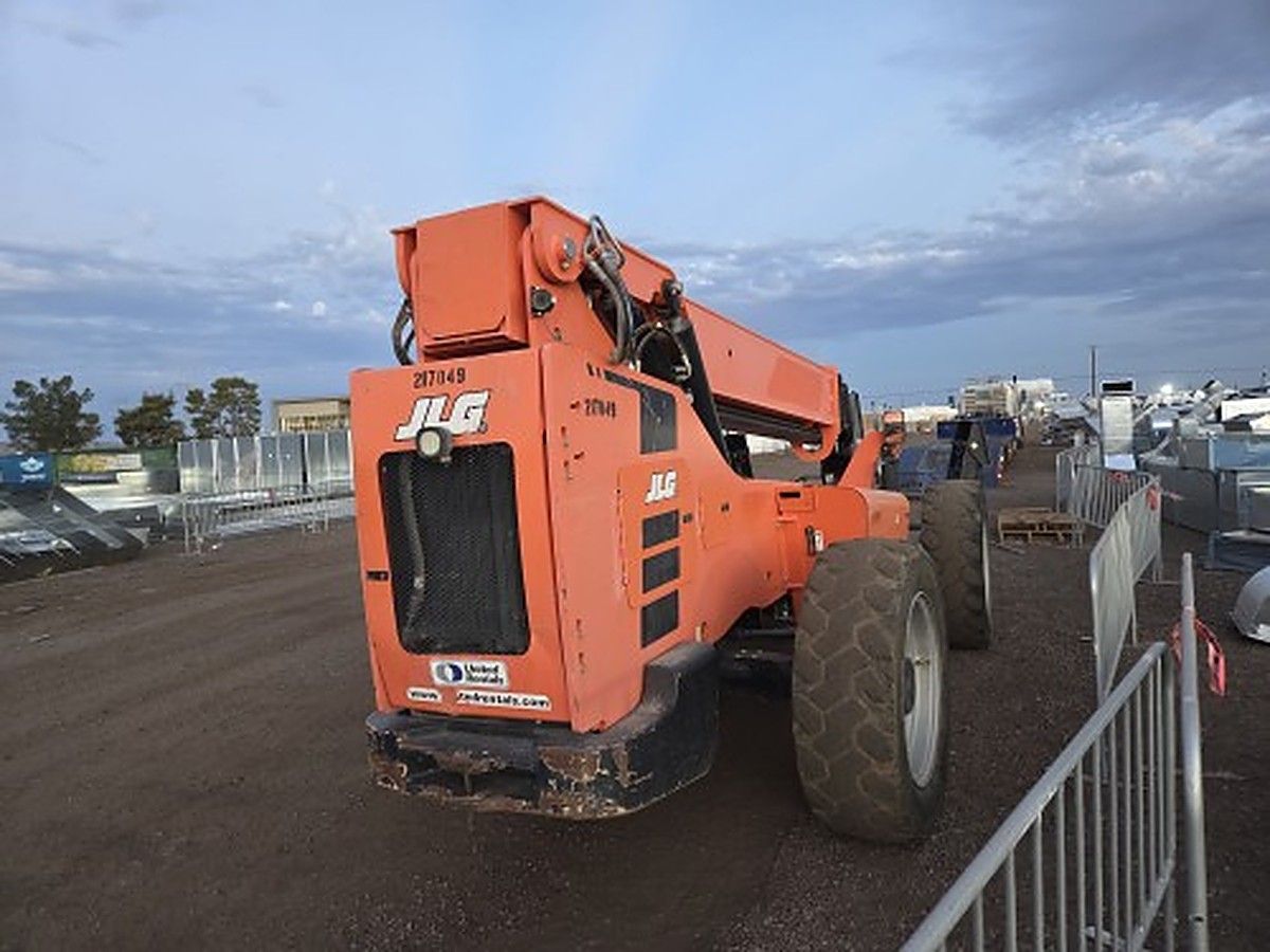 JLG 10054 photo 3