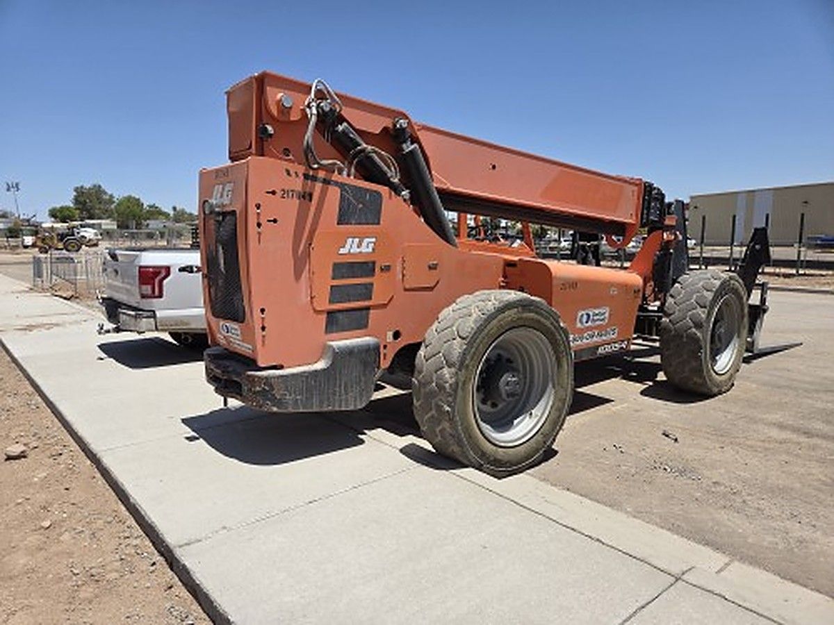 JLG 10054 photo 7