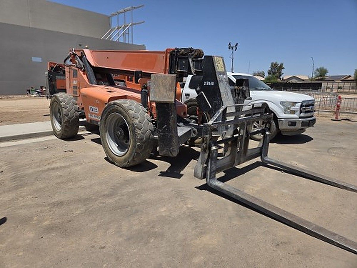 JLG 10054 photo 8