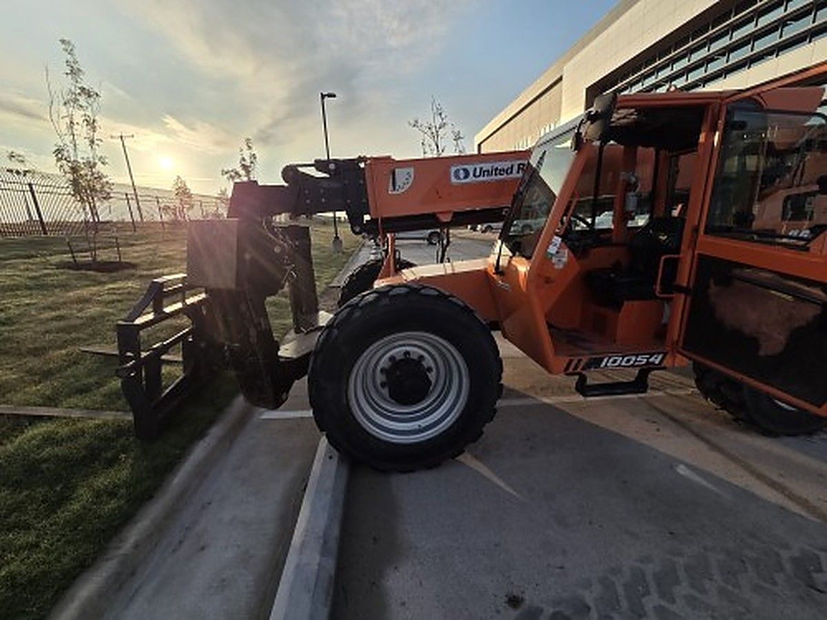 JLG 10054 photo 2
