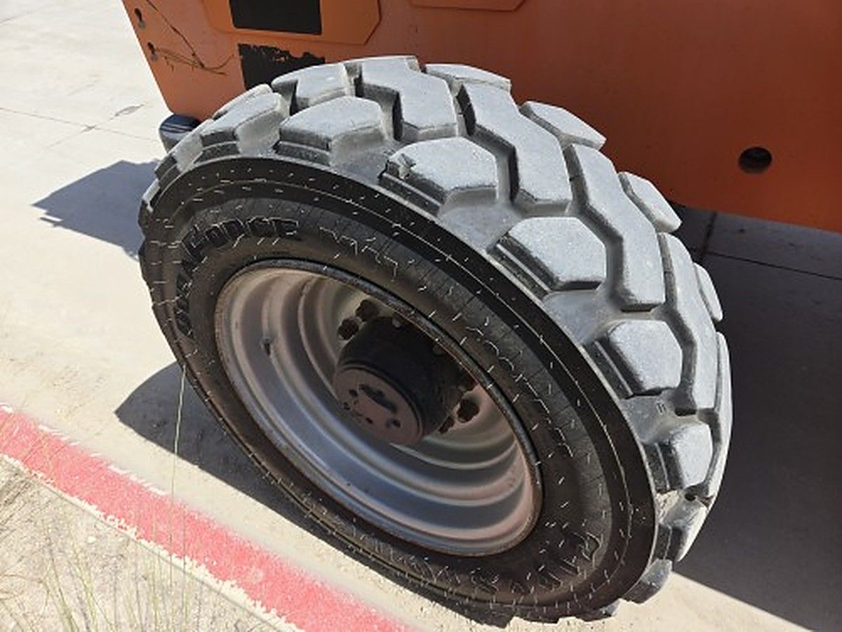 JLG 10054 photo 13