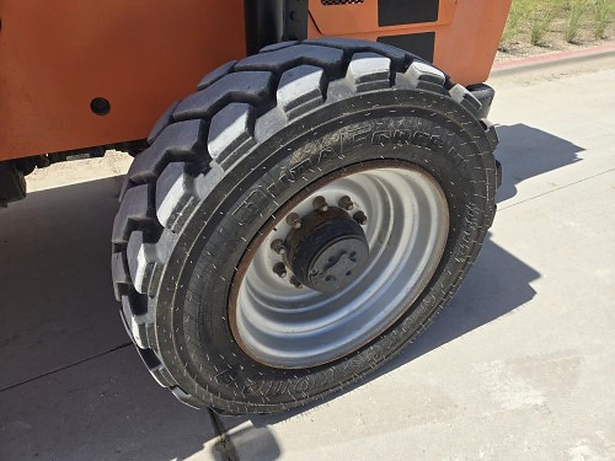 JLG 10054 photo 18
