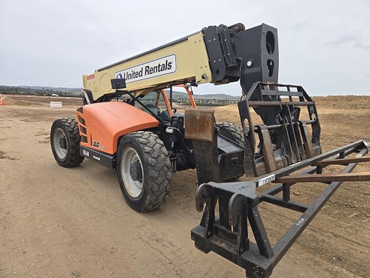 JLG 1055 photo 2