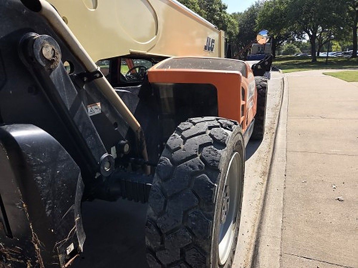 JLG 1055 photo 3