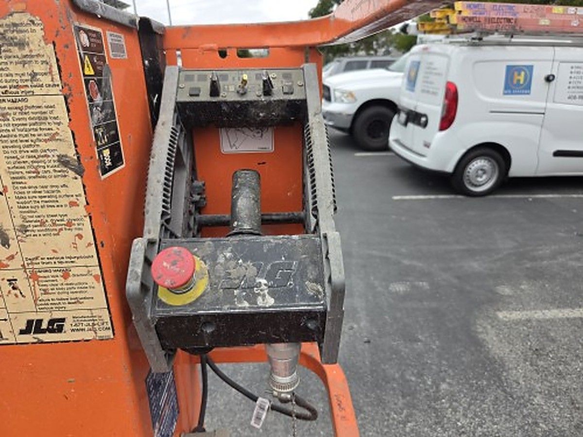JLG 1230ES photo 3