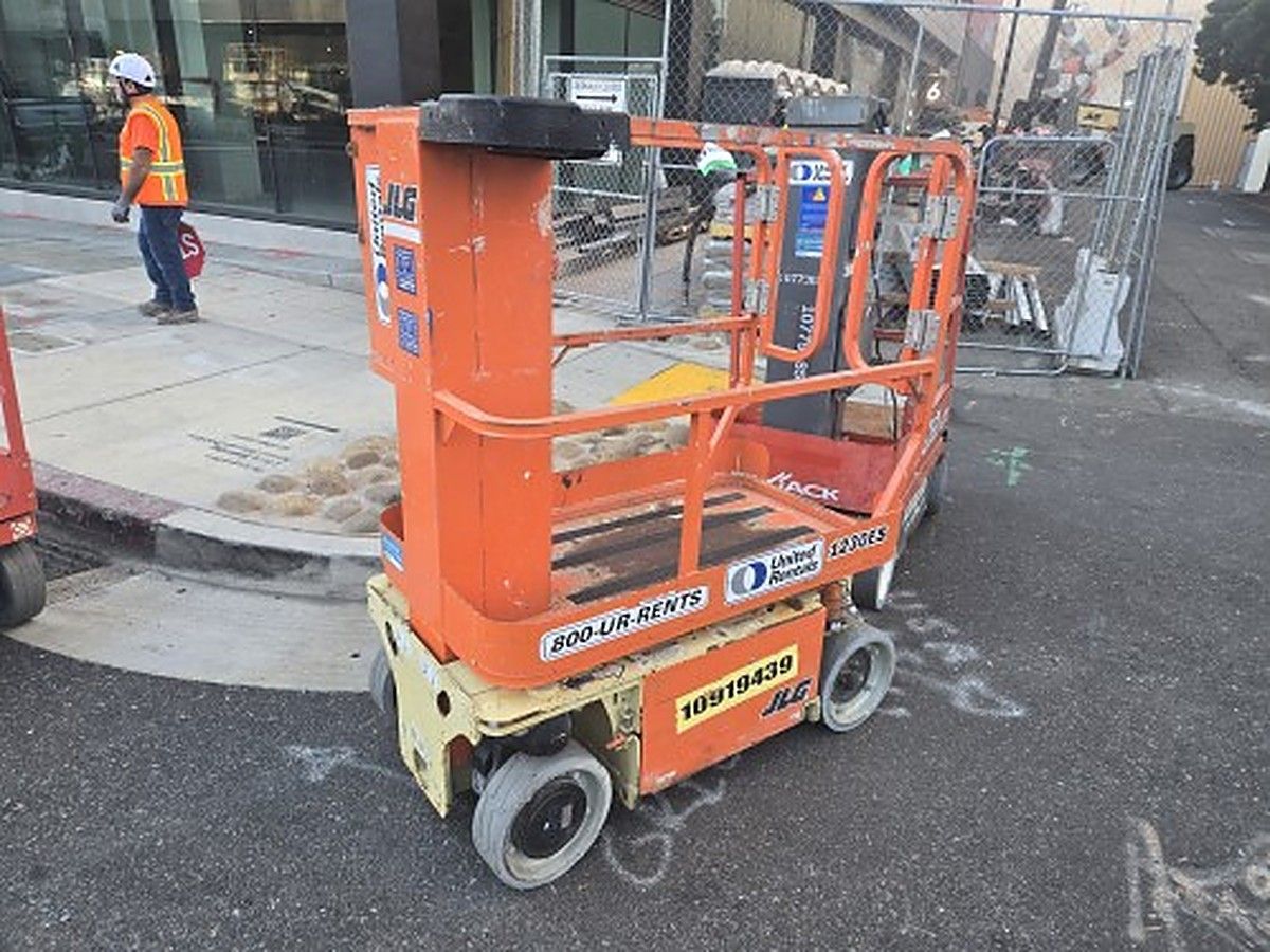 JLG 1230ES photo 5
