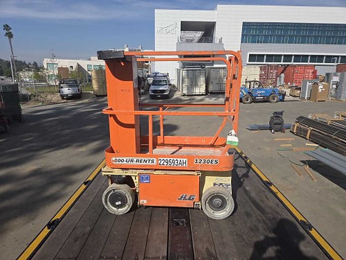 JLG 1230ES photo 2
