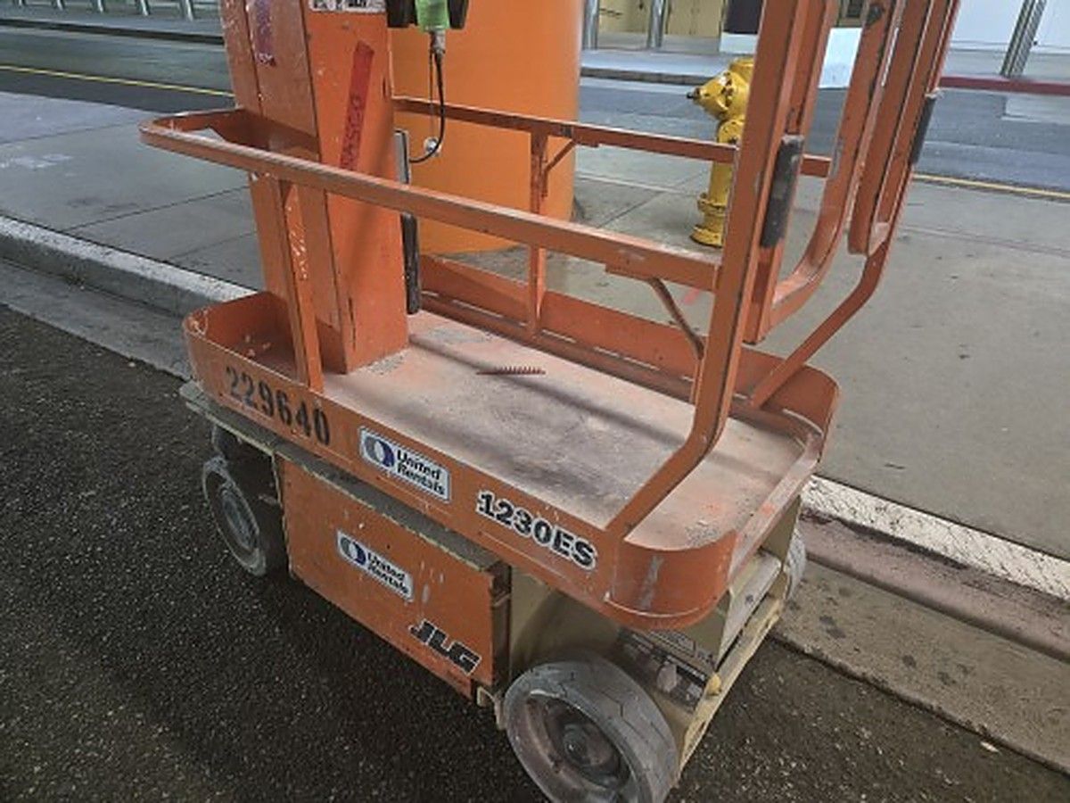 JLG 1230ES photo 3
