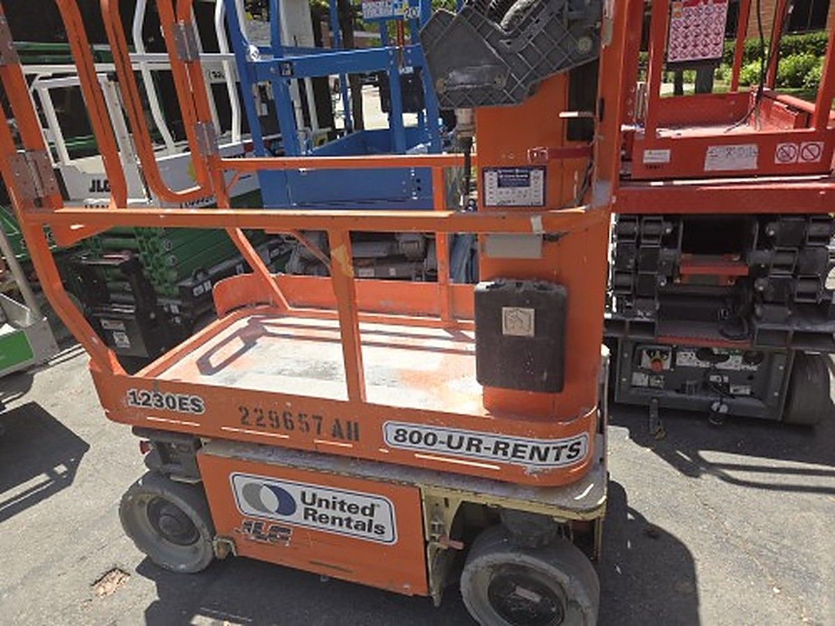 JLG 1230ES photo 8
