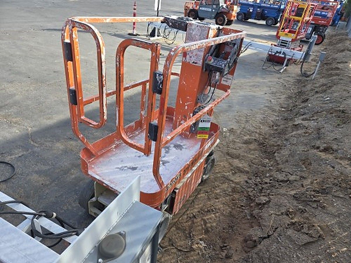 JLG 1230ES photo 9