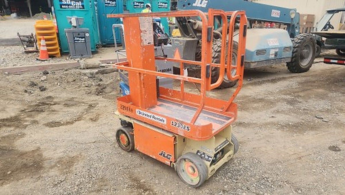JLG 1230ES photo 4