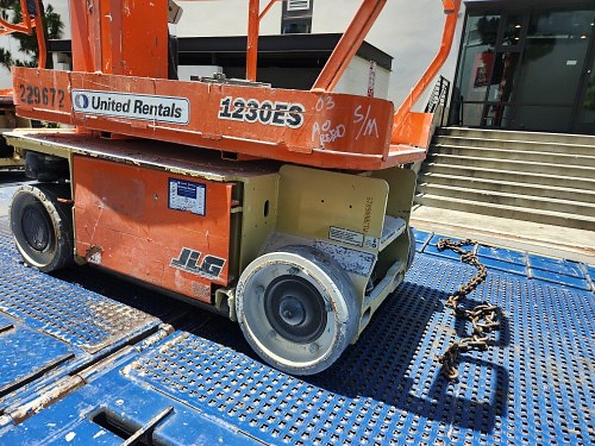 JLG 1230ES photo 6
