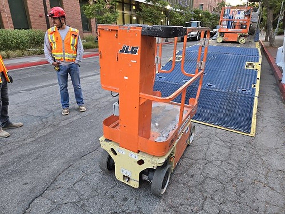 JLG 1230ES photo 10