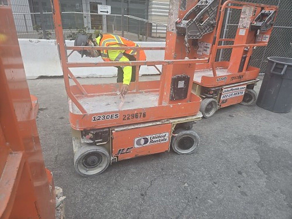 JLG 1230ES photo 4