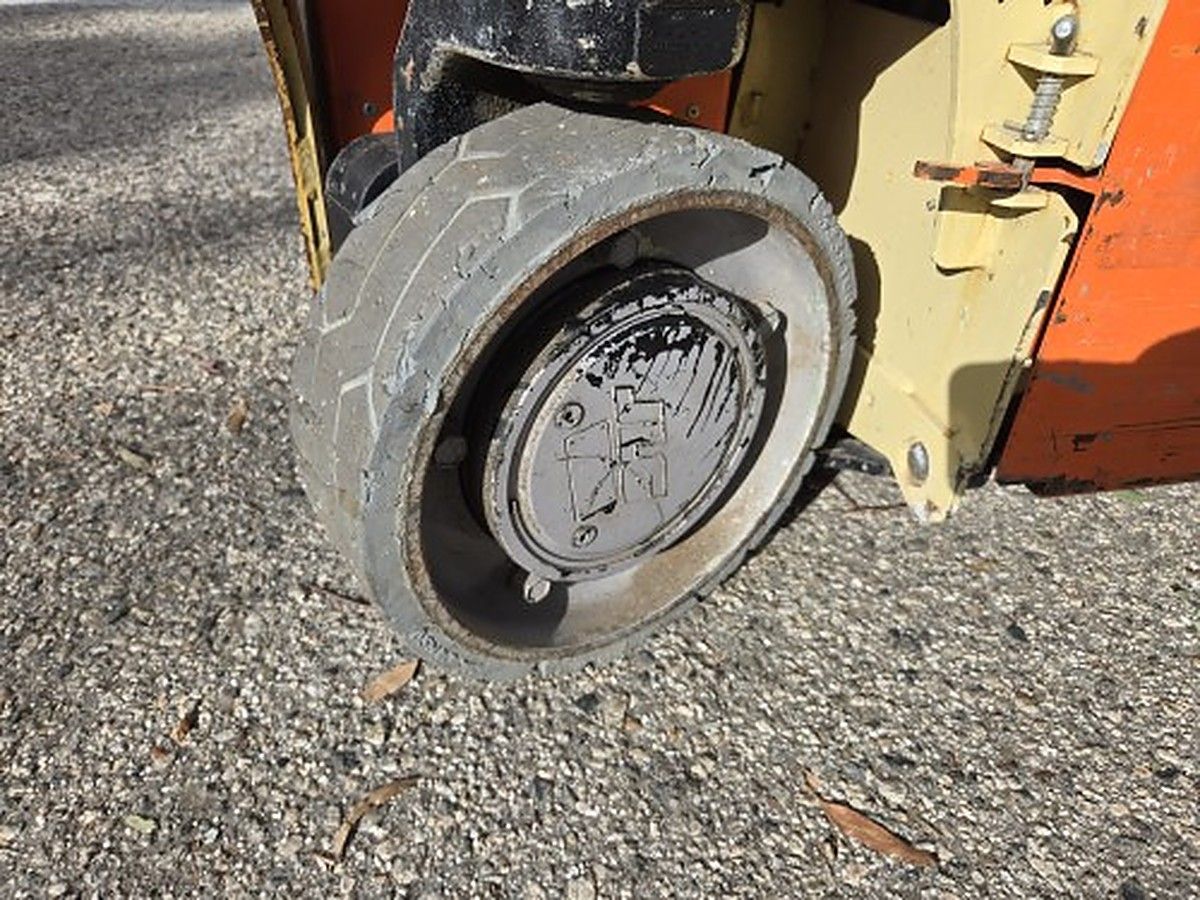 JLG 1230ES photo 2