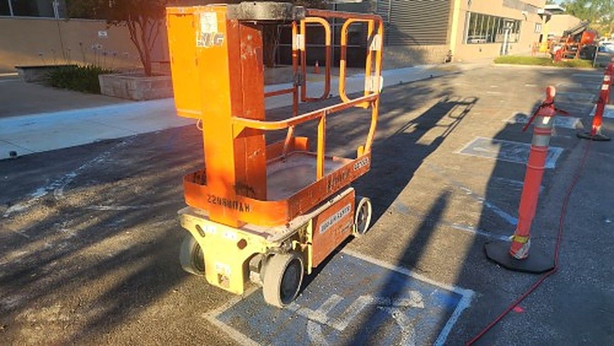 JLG 1230ES photo 12