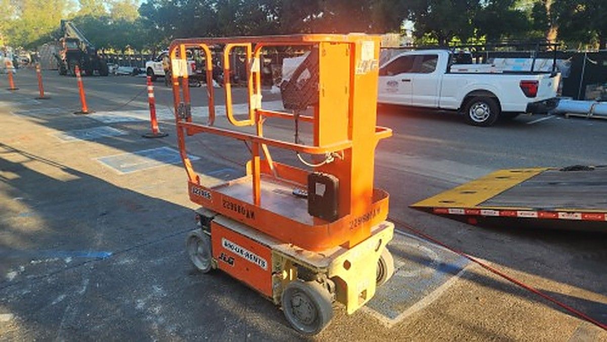 JLG 1230ES photo 14