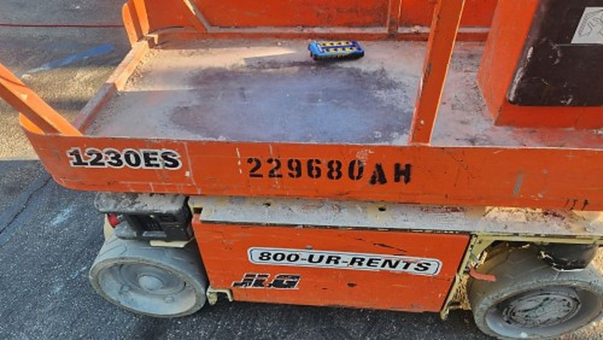 JLG 1230ES photo 17