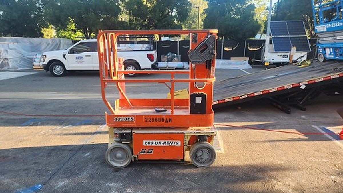 JLG 1230ES photo 18