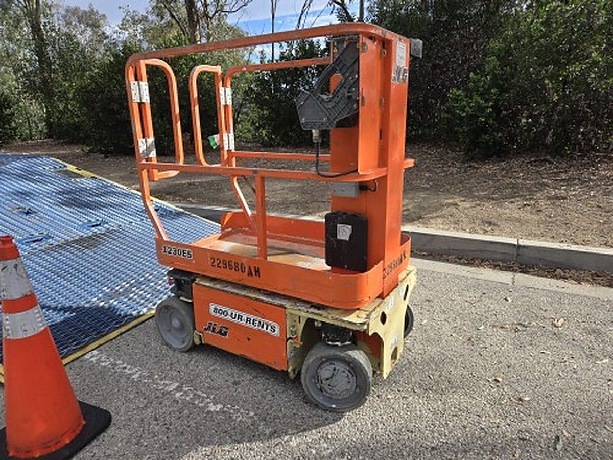 JLG 1230ES photo 9