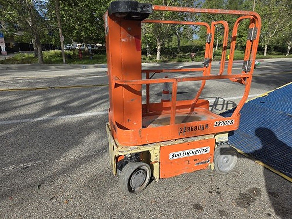 JLG 1230ES photo 10