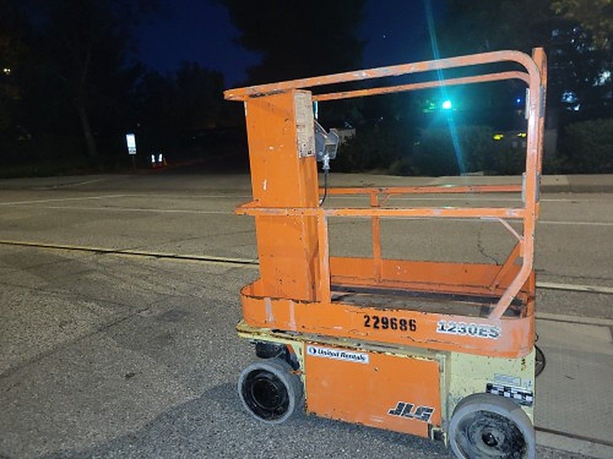 JLG 1230ES photo 9