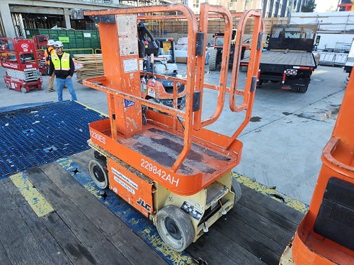 JLG 1230ES photo 4