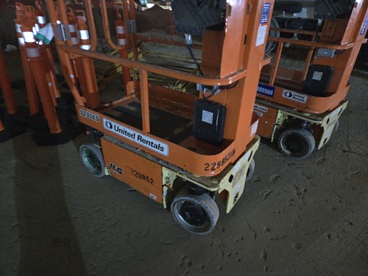 JLG 1230ES photo 11