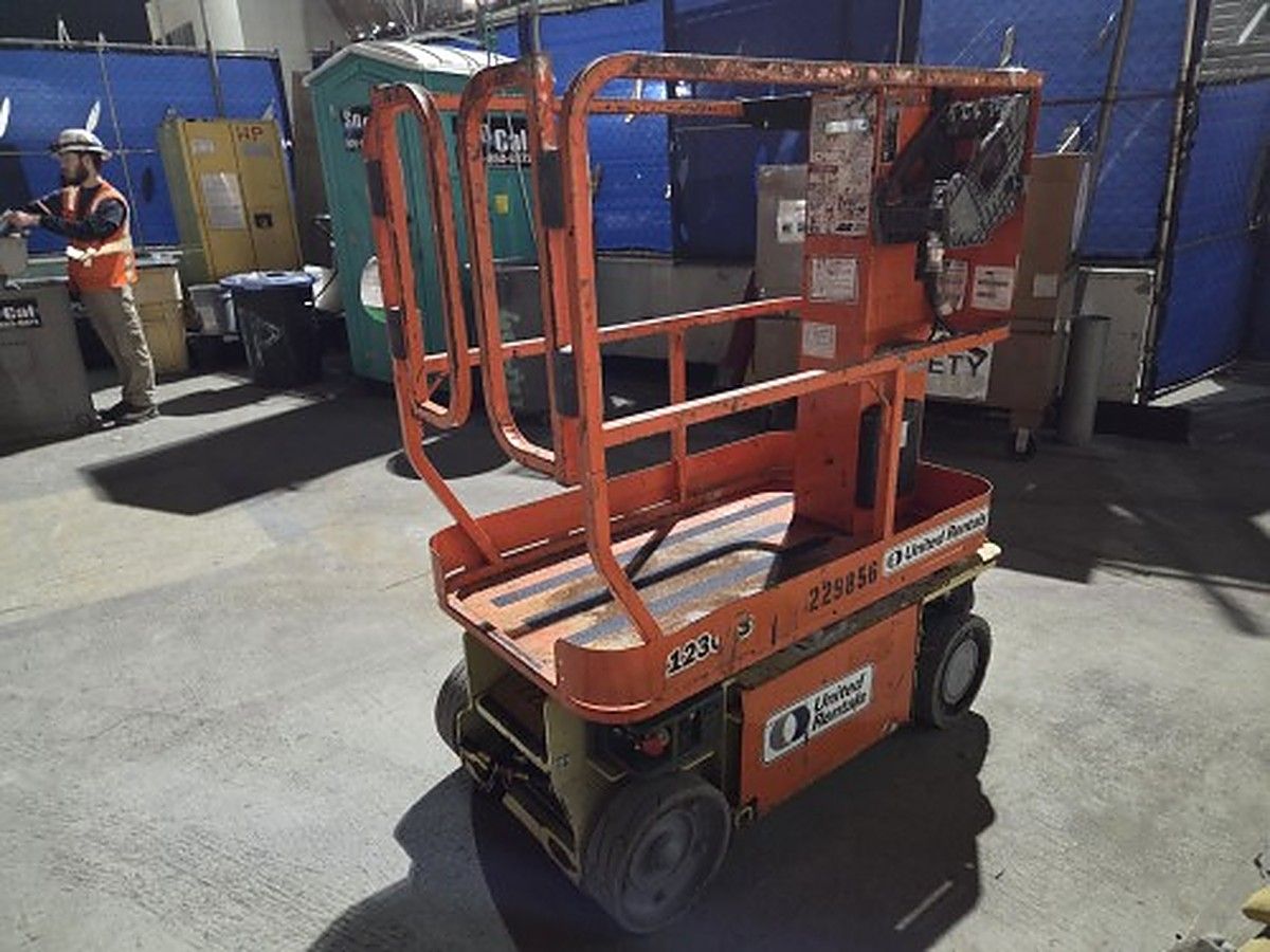 JLG 1230ES photo 4